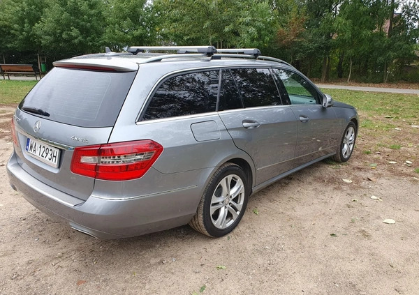 Mercedes-Benz Klasa E cena 50900 przebieg: 147212, rok produkcji 2013 z Warszawa małe 667